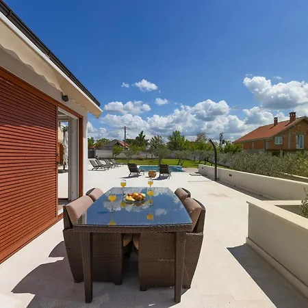 Luka Villa